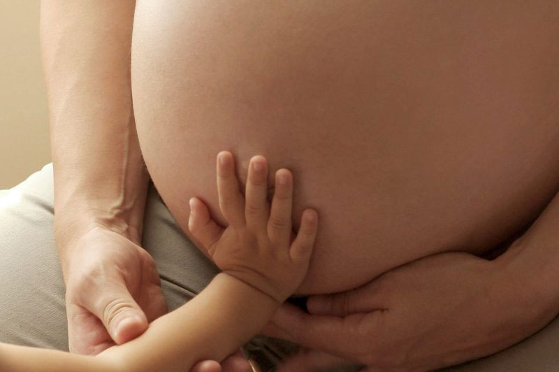 cách massage da bụng hiệu quả để bảo vệ rạn da khi mang bầu