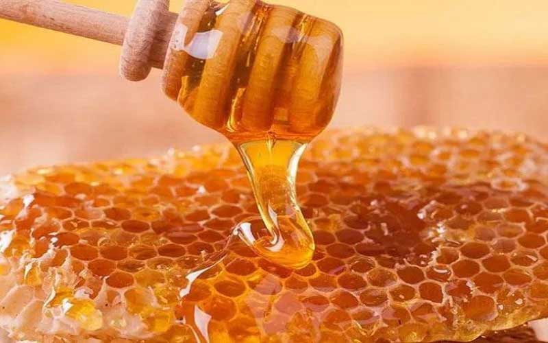 mật ong giúp làm sáng da đẩy lùi các sắc tố melanin làm nám da